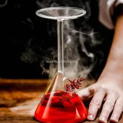 Umgedrehte Martinigläser – Einzigartiges Cocktailglas