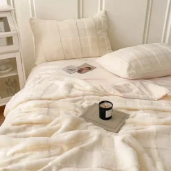 Vanessa Decke – Kuschelweicher Überwurf