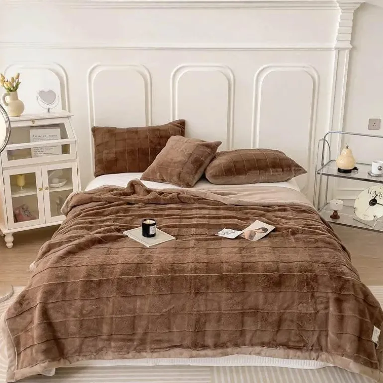 Vanessa Decke – Kuschelweicher Überwurf