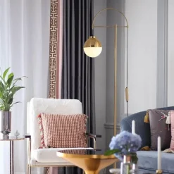 Verstellbare Needle Stehlampe - Modernes Stehlicht