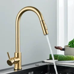 Verstellbarer goldener hoher Wasserhahn – minimalistisches Design
