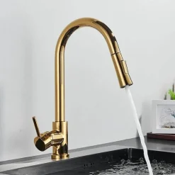 Verstellbarer goldener hoher Wasserhahn – minimalistisches Design