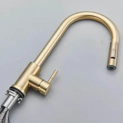 Verstellbarer goldener hoher Wasserhahn – minimalistisches Design