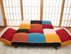 Verstellbares Zweisitzer-Sofa – farbenfrohes, modernes Stoffsofa