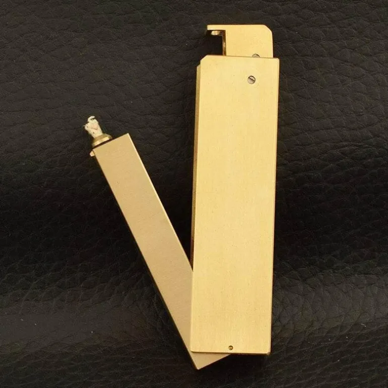 Vintage Benzinfeuerzeug - Kreatives Retro-Design