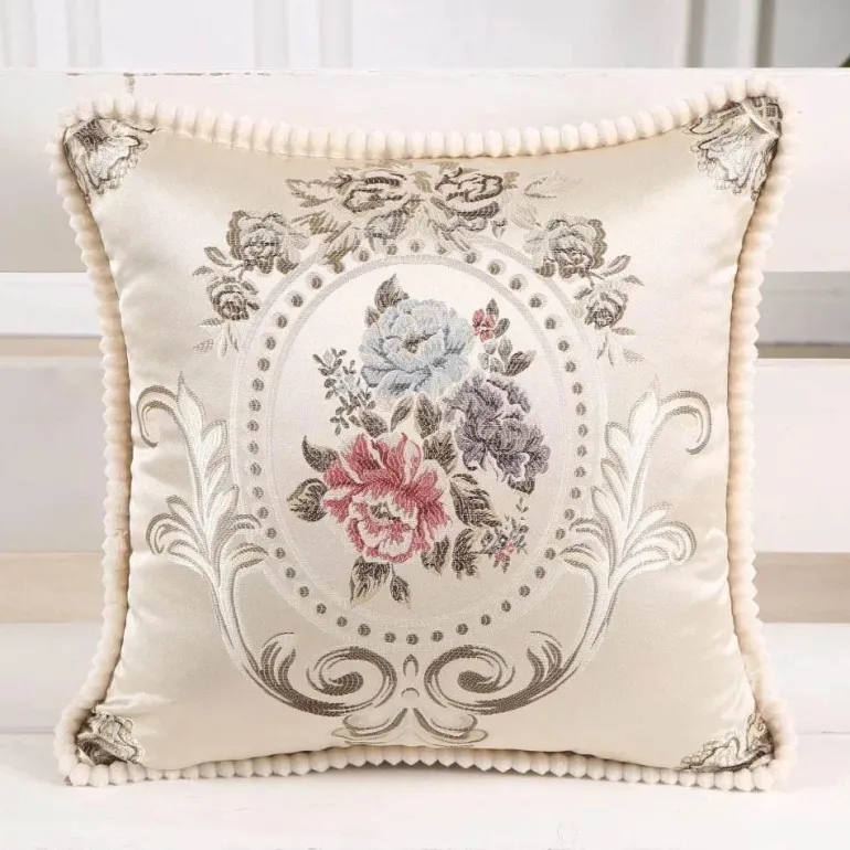 Vintage Blumen Kissenbezug - Rot Elfenbein Jacquard Europäisches Design 19x19 Zoll