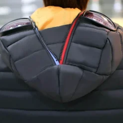 Vollgesichtsjacke mit Kapuze – Vielseitige Outdoor-Ausrüstung mit Brille