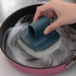 Wandmontierte Reinigungsbürste - Leicht erreichbarer Schrubber mit Griff