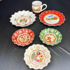 Weihnachtsgeschirr-Set - Teller, Tassen, Schüsseln