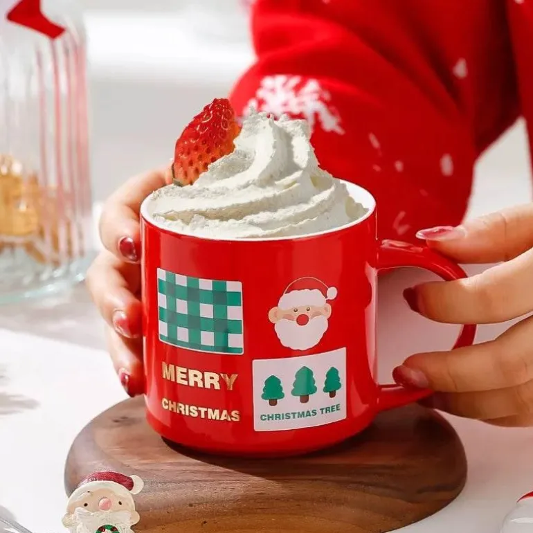 Weihnachtstasse aus Keramik mit Deckellöffel – festliche Weihnachtsgeschenktasse