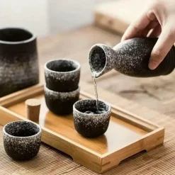Wein- und Sake-Set aus Keramik mit Heizung – Elegantes Servierset