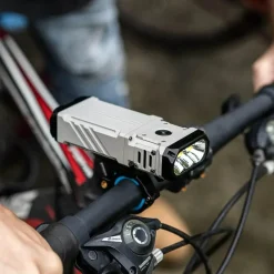 Wiederaufladbare Hochleistungs-Camping-Taschenlampe, tragbare LED-Laterne für Outdoor-Abenteuer