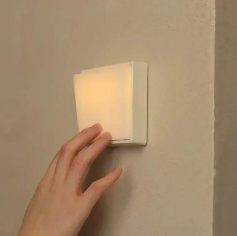Wiederaufladbare minimalistische LED-Nachtlampe - Modernes Schreibtischlicht
