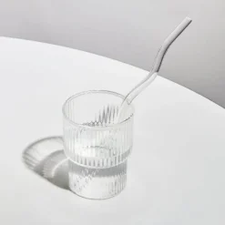 Wiederverwendbarer Glasstrohhalm – farbenfrohe, umweltfreundliche Alternative