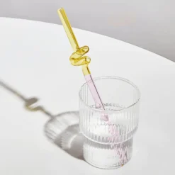 Wiederverwendbarer Glasstrohhalm – farbenfrohe, umweltfreundliche Alternative