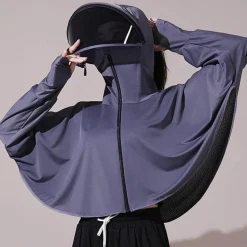 Windjacke mit Kapuze und UV-Schutz – leichte Outdoor-Bekleidung aus Eisseide