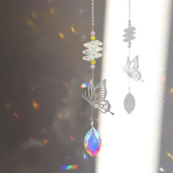 Windspiel und Sonnenfänger aus Kristall mit Mond-Design – Verträumte Heimdekoration