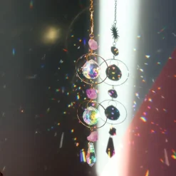 Windspiel und Sonnenfänger aus Kristall mit Mond-Design – Verträumte Heimdekoration