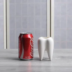 Zahnförmiger Blumentopf aus Keramik – moderner weißer Übertopf