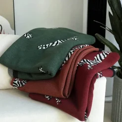 Zebra-Strickdecke – Jacquard-Wohndekor
