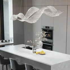 Zeitgenössischer Kronleuchter – Elegante Beleuchtungsvorrichtung