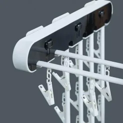 Zusammenklappbarer Sockentrockner zur Wandmontage – platzsparender Kleiderbügel